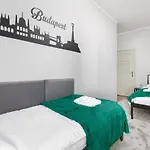 Downtown Apartment House Green